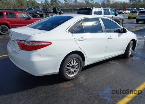 2015 Toyota Camry Le из США, поврежденный, VIN 4T1BF1FK2FU881402
